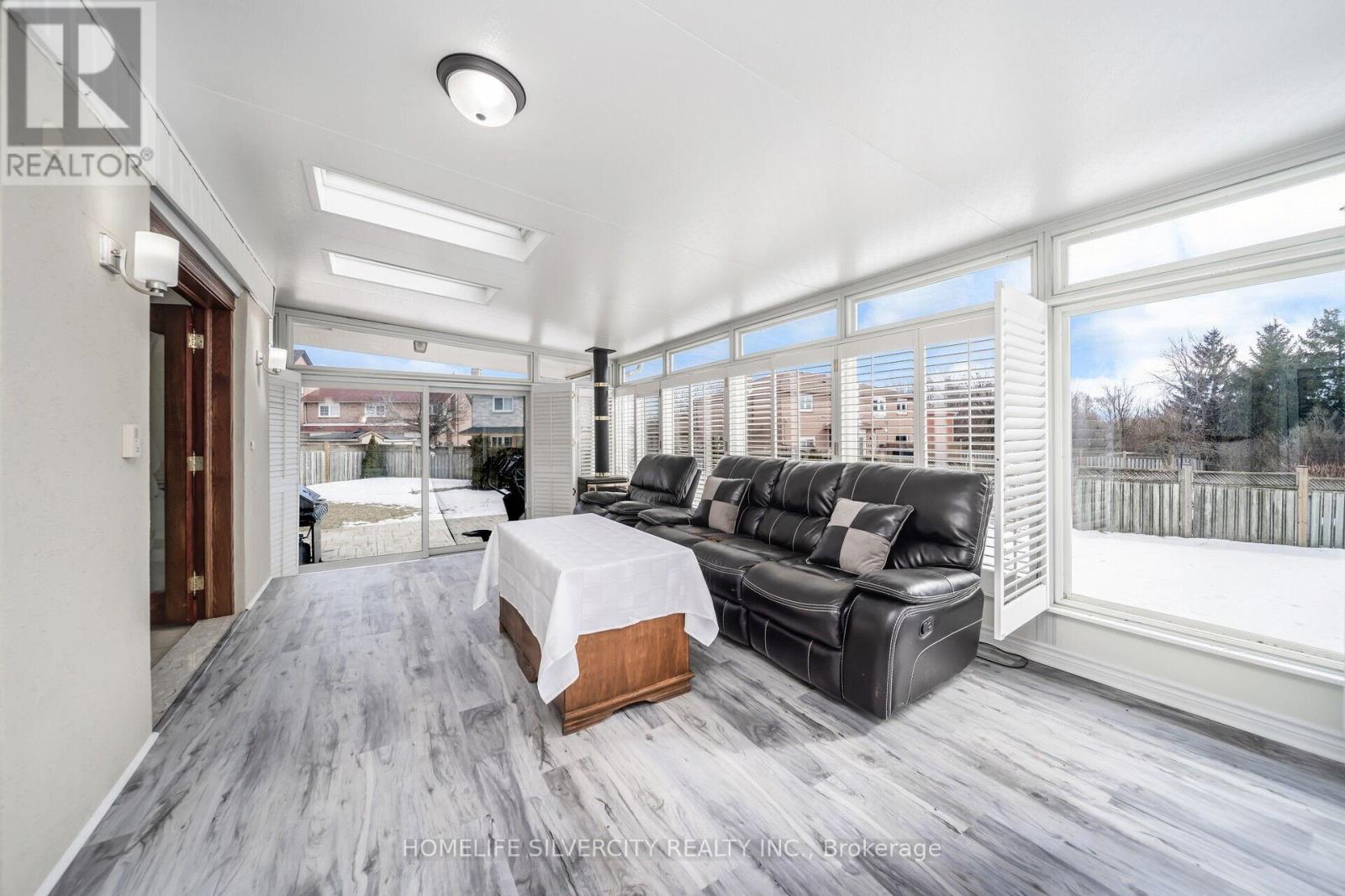 Photo 19 of 14 Rembrandt Crescent, Brampton ON