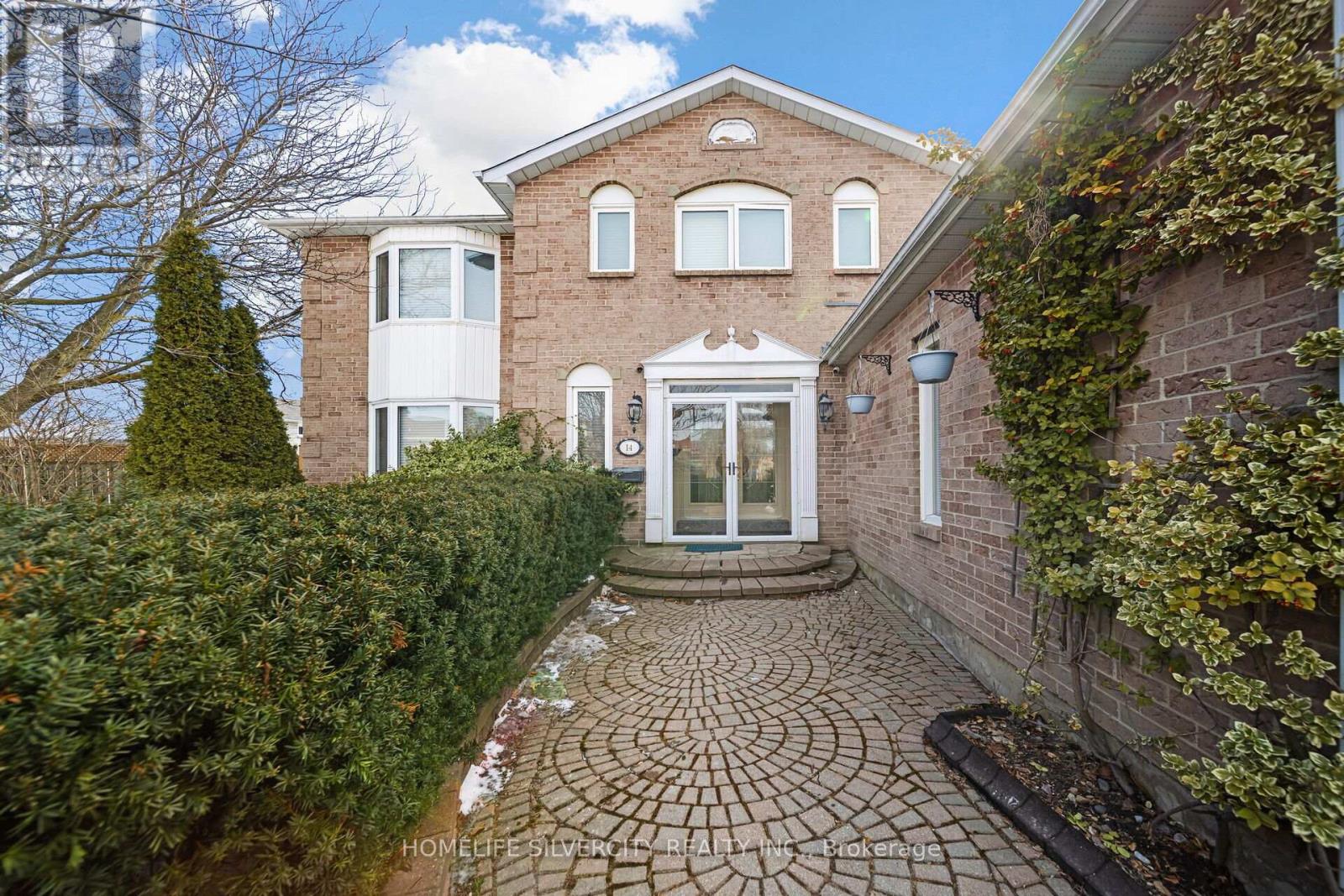 Photo 2 of 14 Rembrandt Crescent, Brampton ON