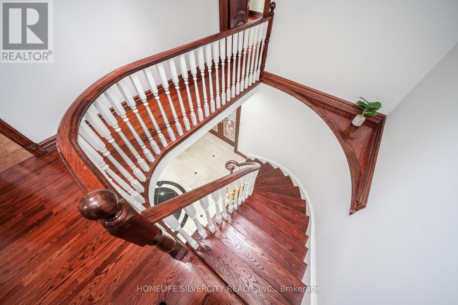 Photo 22 of 14 Rembrandt Crescent, Brampton ON