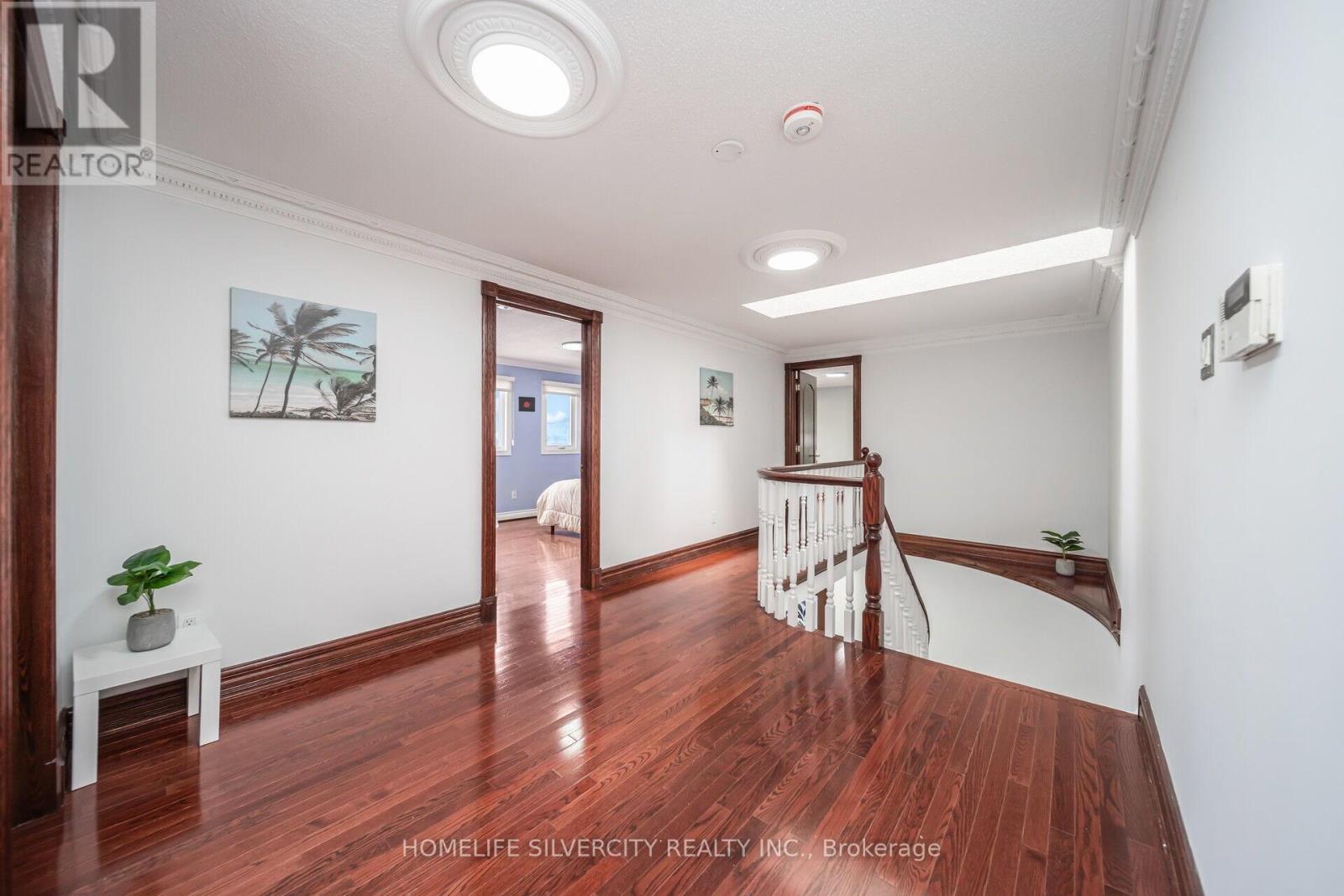 Photo 23 of 14 Rembrandt Crescent, Brampton ON