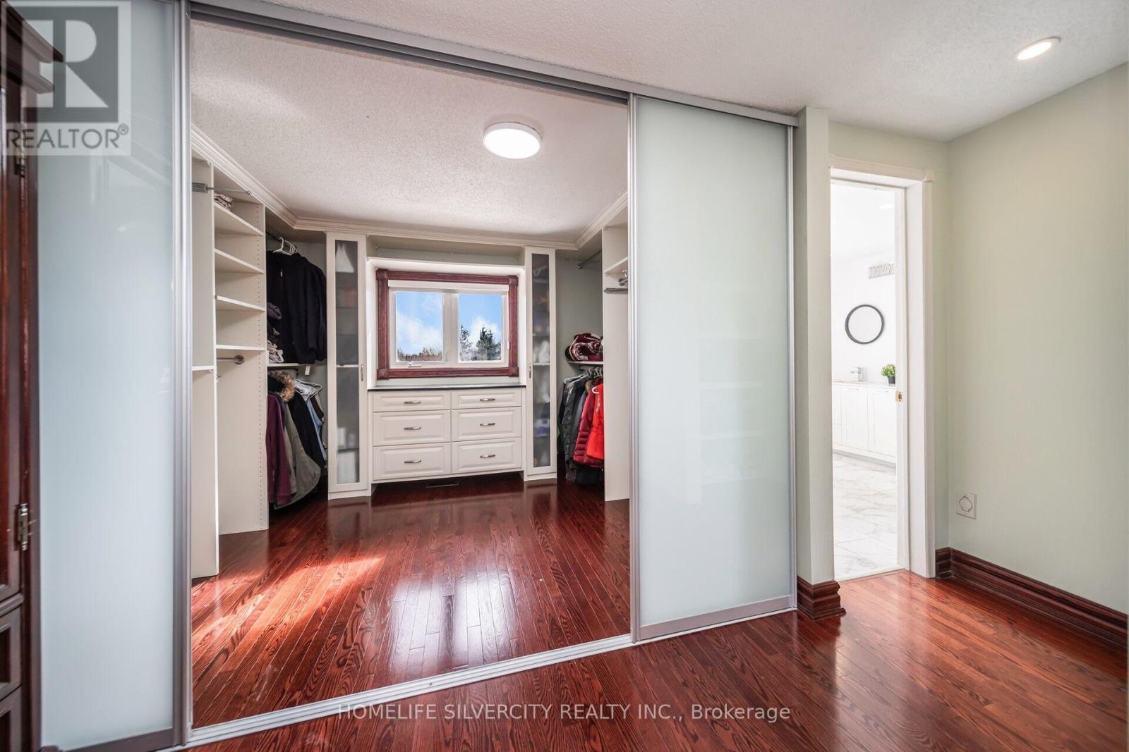 Photo 25 of 14 Rembrandt Crescent, Brampton ON