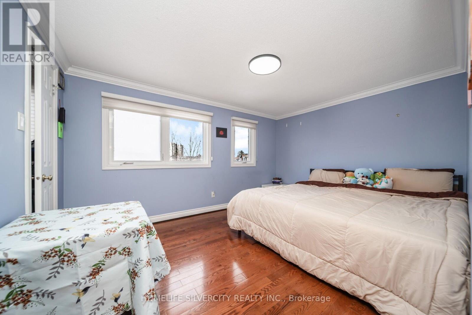 Photo 28 of 14 Rembrandt Crescent, Brampton ON