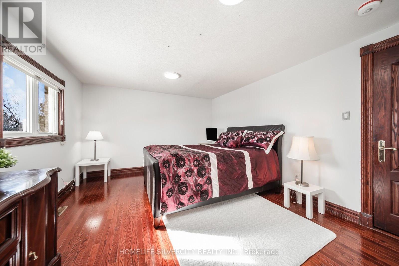 Photo 32 of 14 Rembrandt Crescent, Brampton ON