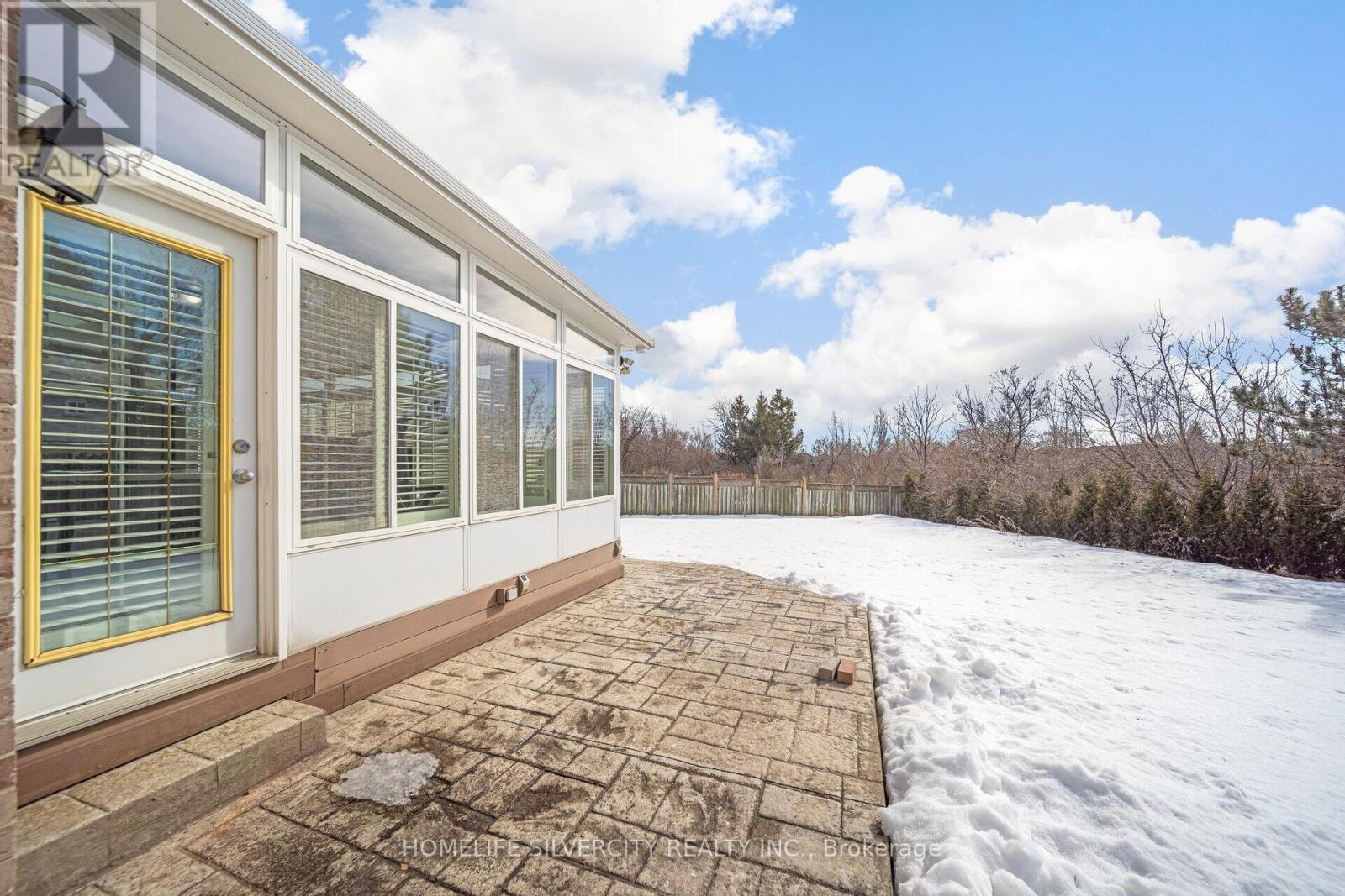 Photo 36 of 14 Rembrandt Crescent, Brampton ON