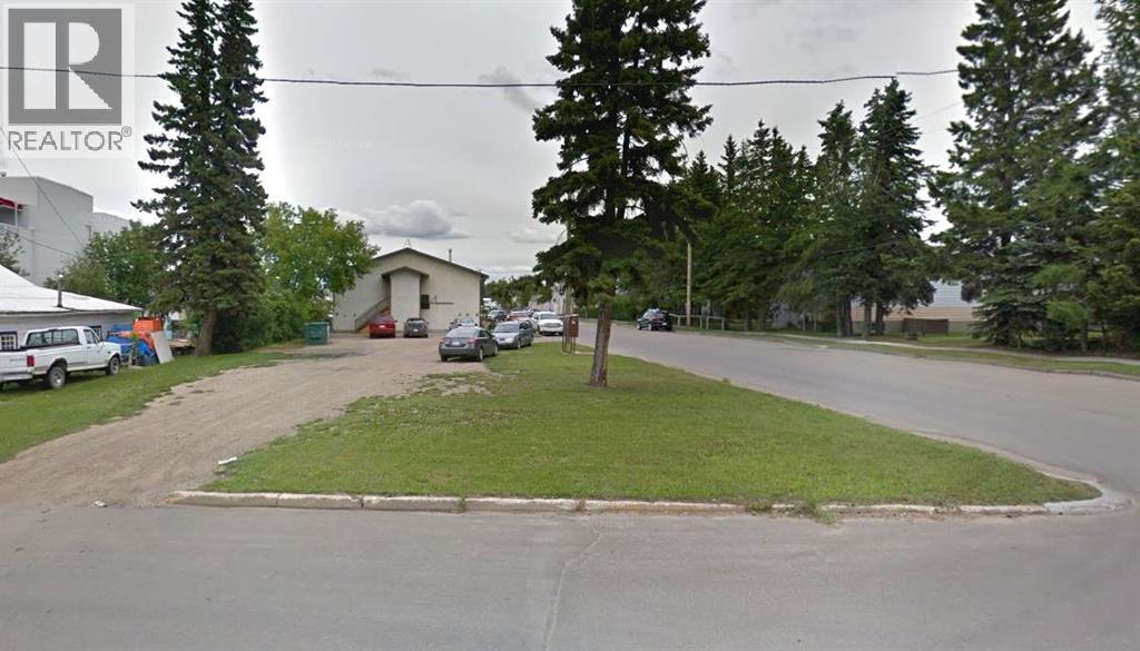 Photo 2 of 5001 51 Street, Sylvan Lake AB