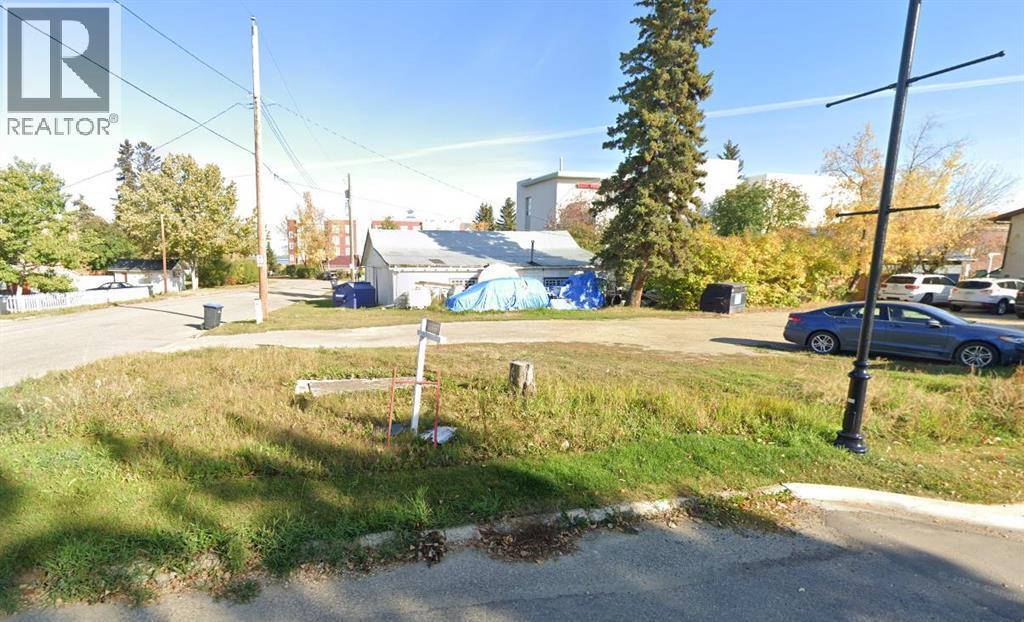 Photo 4 of 5001 51 Street, Sylvan Lake AB