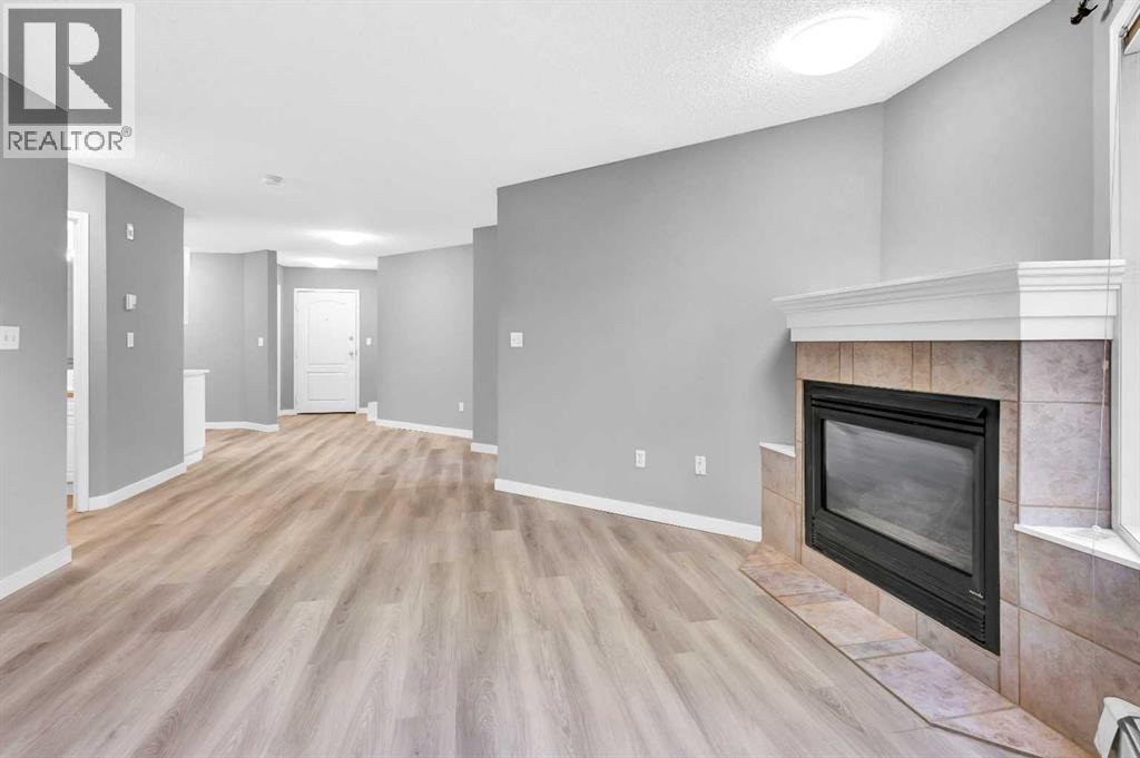 Single Family House for Sale in   Sierra Morena Mews SW Signal Hill Calgary 