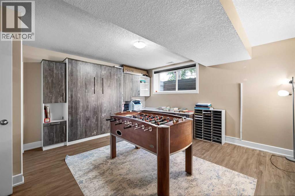 Single Family House for Sale in   Avenue NW West Hillhurst Calgary 