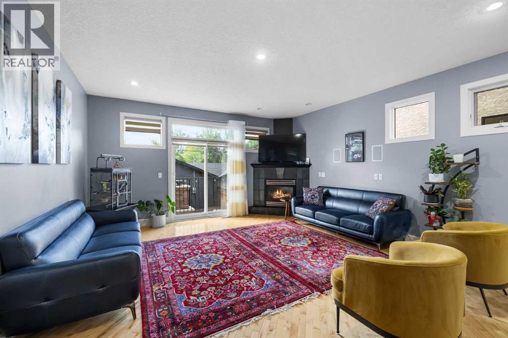 Single Family House for Sale in   Avenue NW West Hillhurst Calgary 