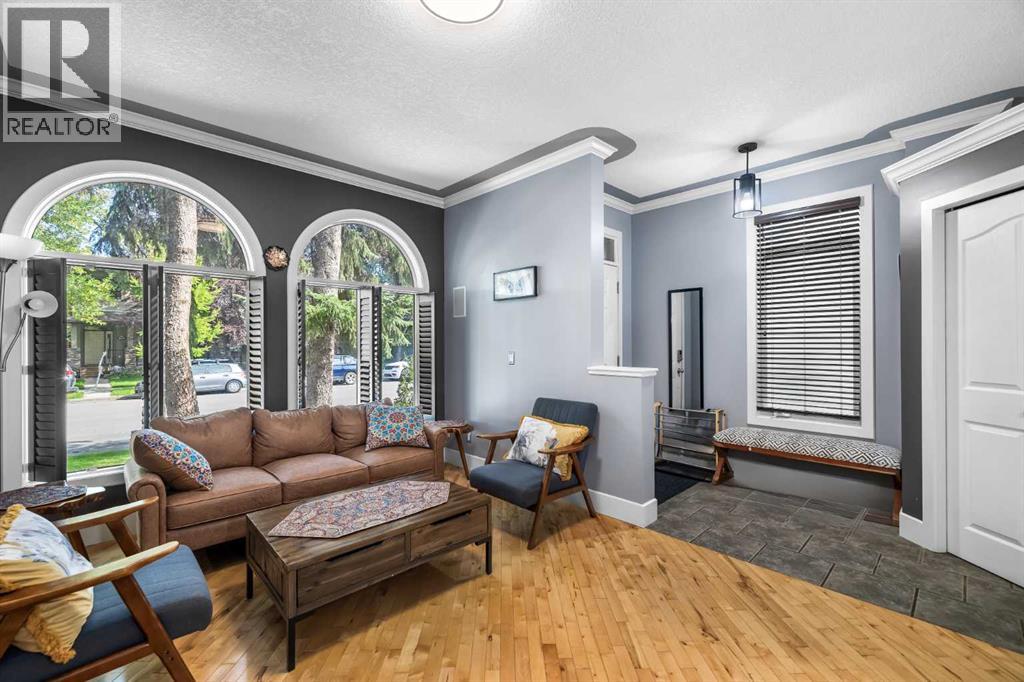 Single Family House for Sale in   Avenue NW West Hillhurst Calgary 