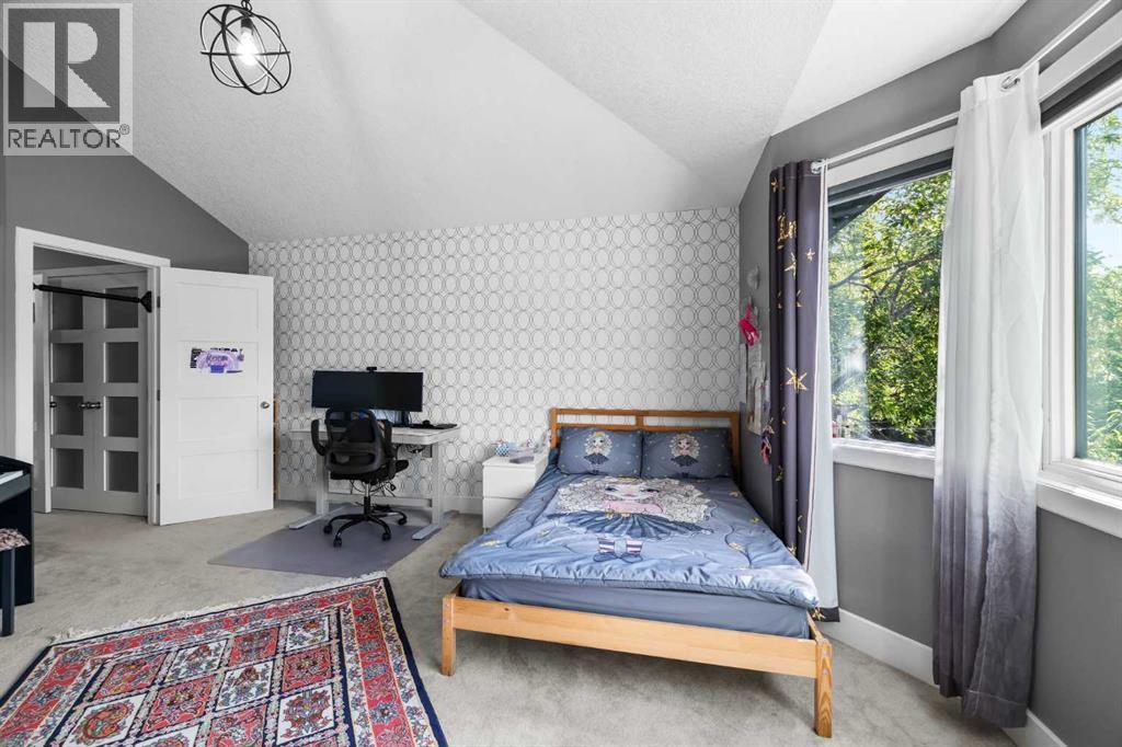 Single Family House for Sale in   Avenue NW West Hillhurst Calgary 