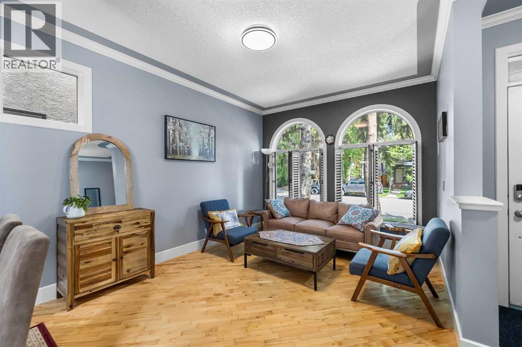 Single Family House for Sale in   Avenue NW West Hillhurst Calgary 