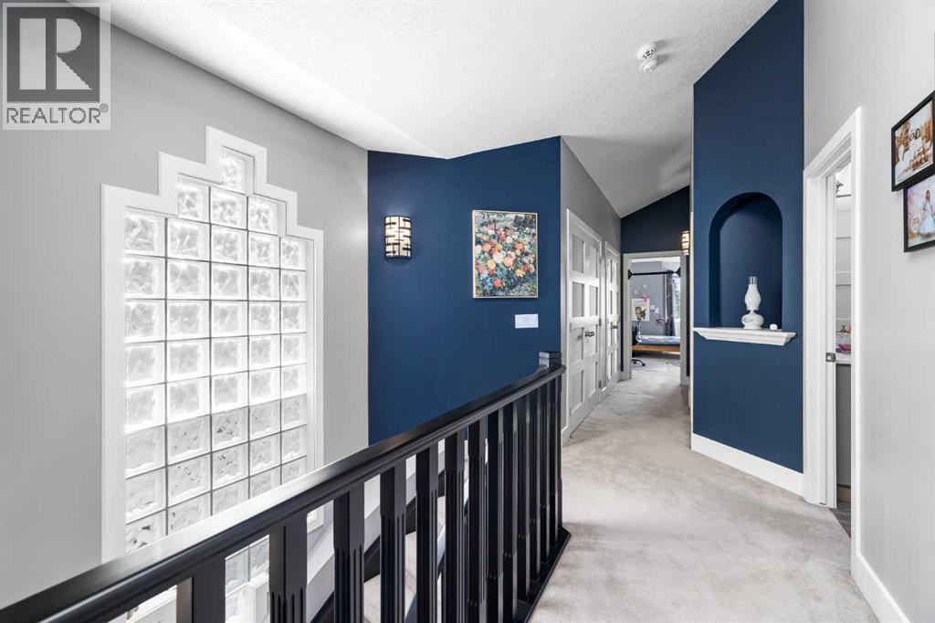 Single Family House for Sale in   Avenue NW West Hillhurst Calgary 