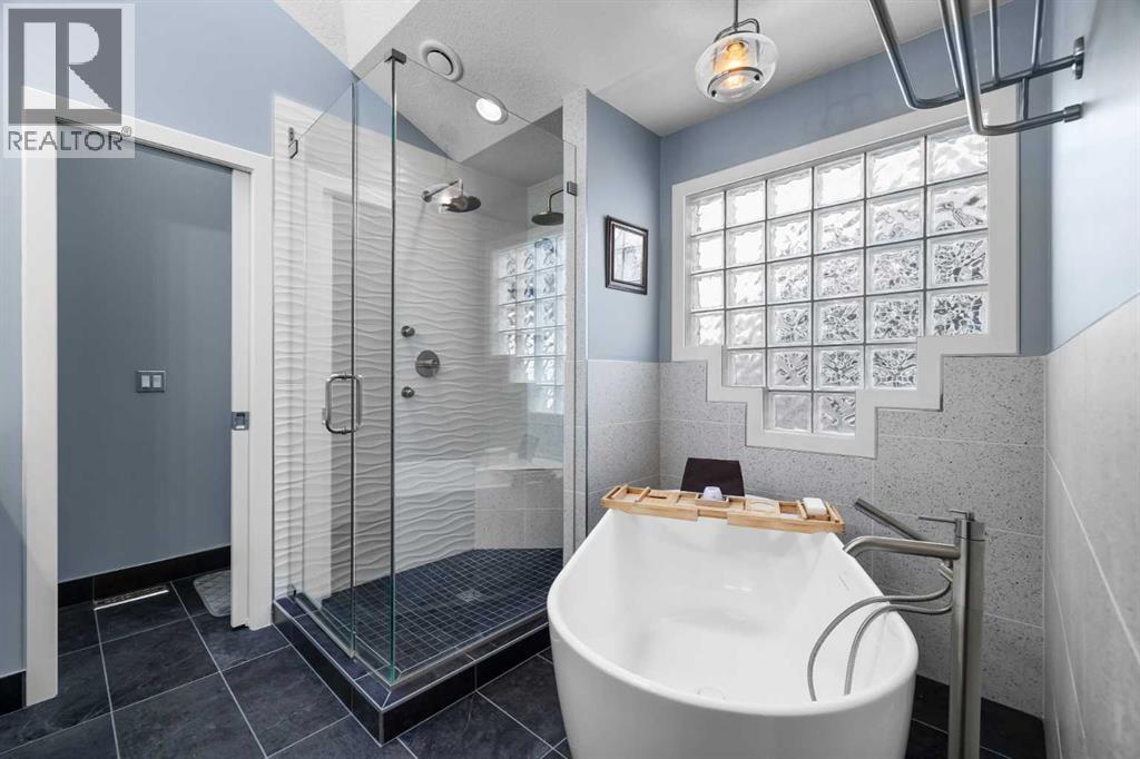 Single Family House for Sale in   Avenue NW West Hillhurst Calgary 