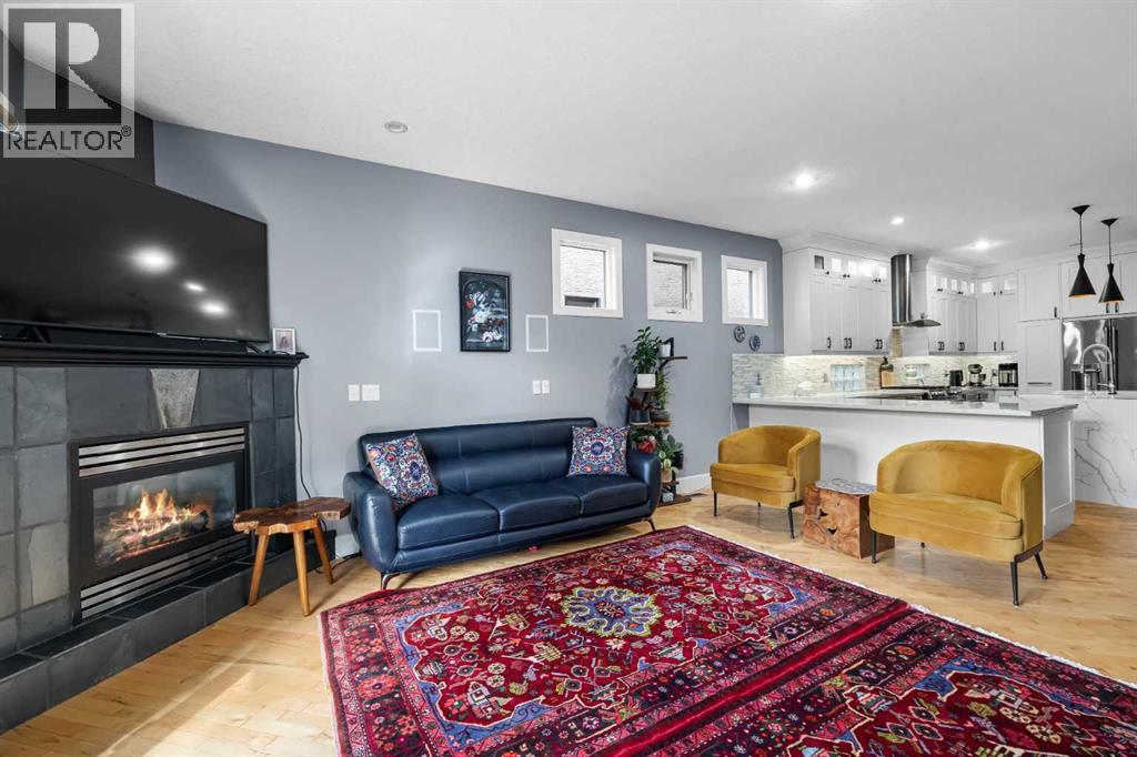 Single Family House for Sale in   Avenue NW West Hillhurst Calgary 