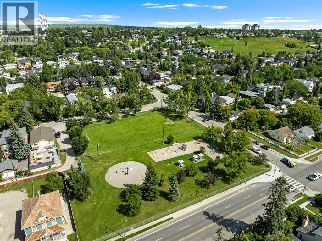 Single Family House for Sale in   Avenue NW West Hillhurst Calgary 