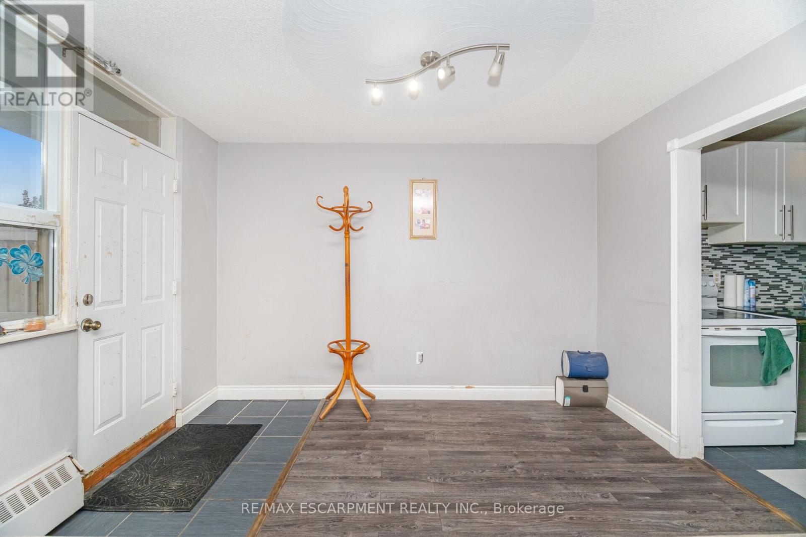 Photo 13 of 14 15 Albright Road, Hamilton ON