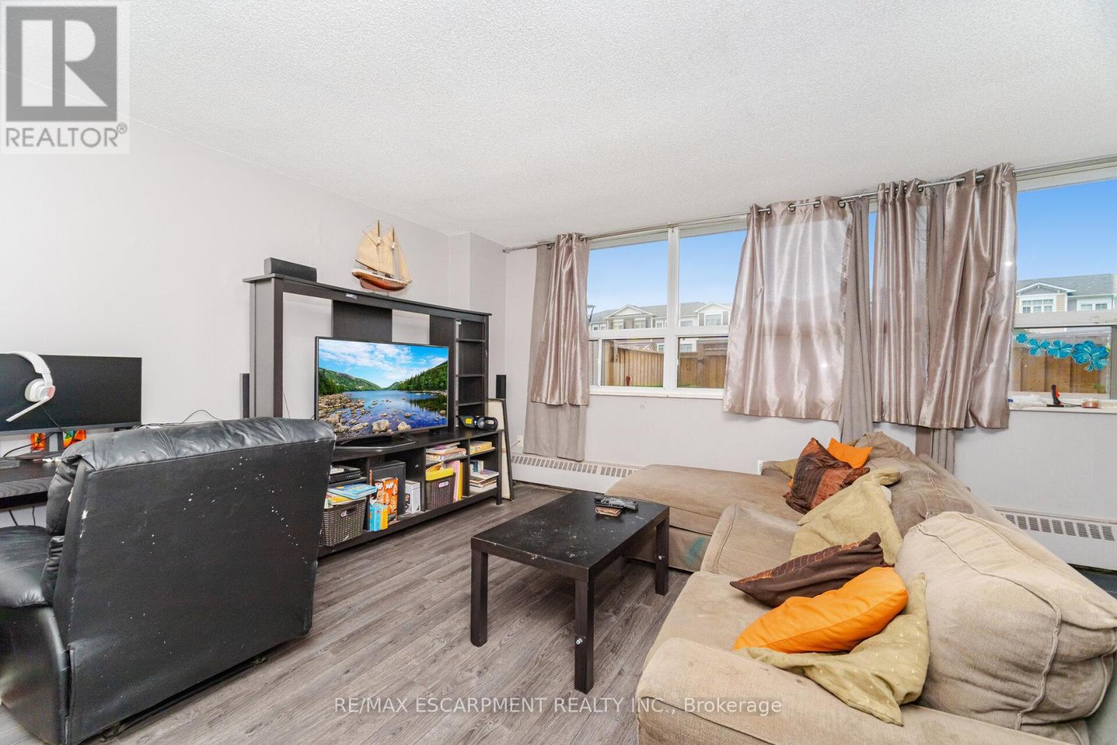 Photo 9 of 14 15 Albright Road, Hamilton ON