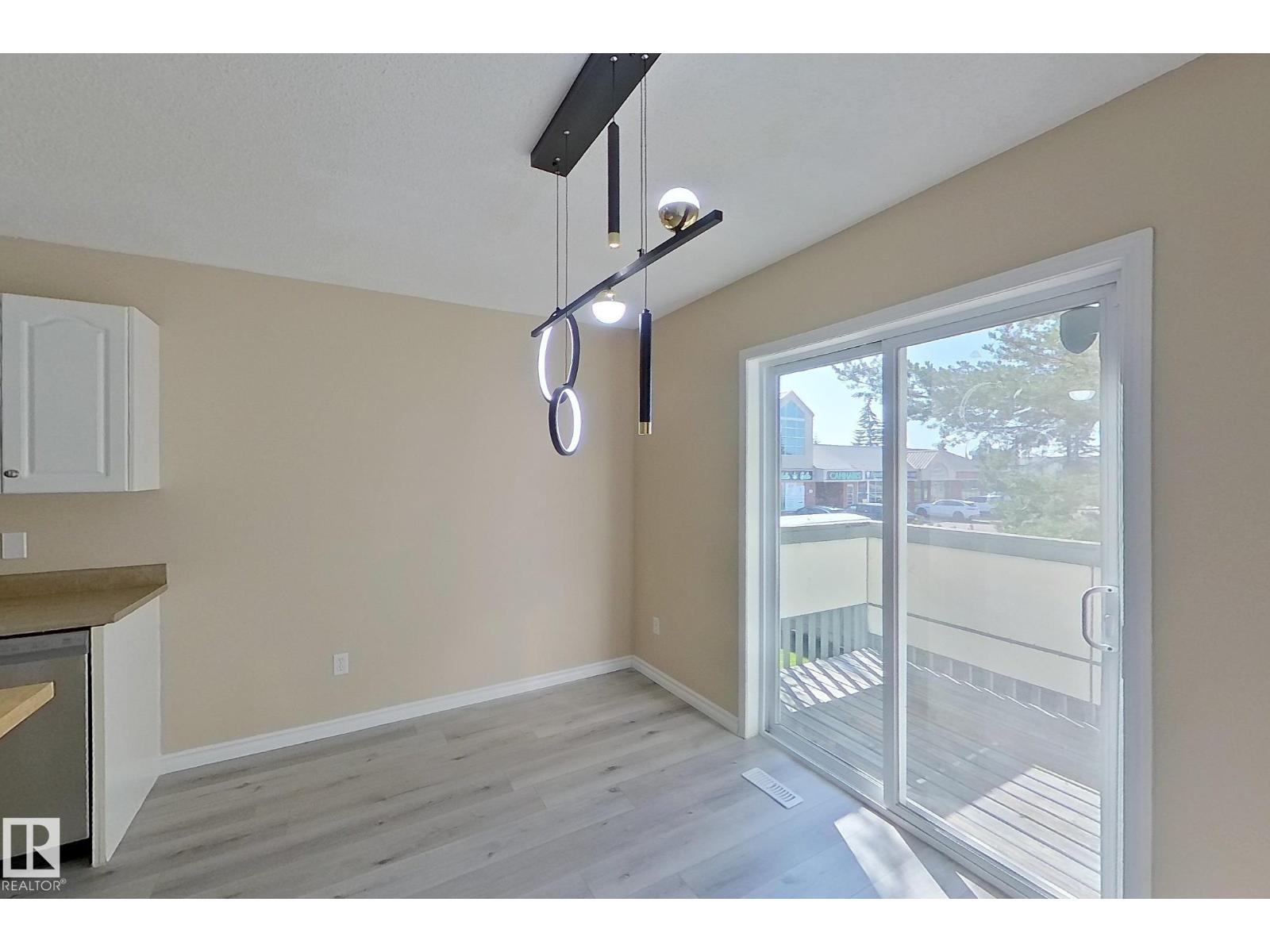 Photo 14 of 4 16777 91 St Nw, Edmonton AB