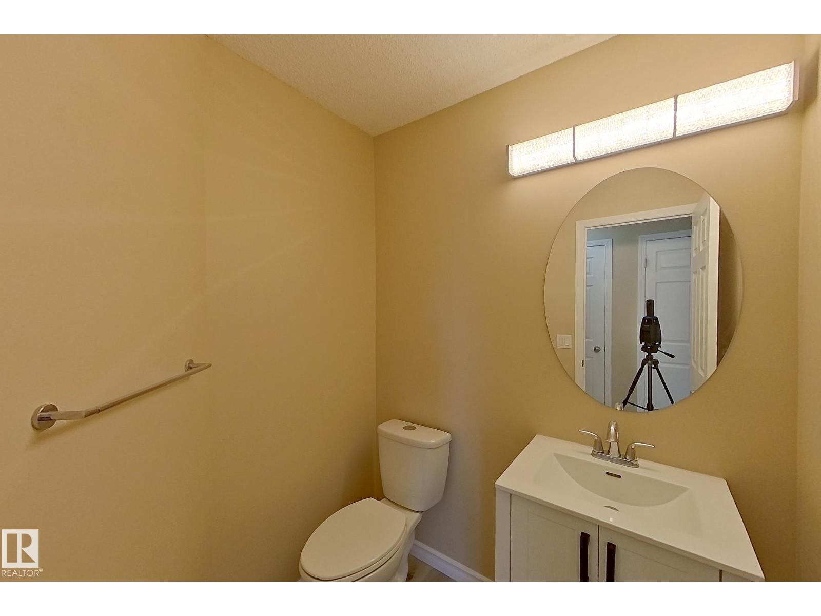 Photo 15 of 4 16777 91 St Nw, Edmonton AB