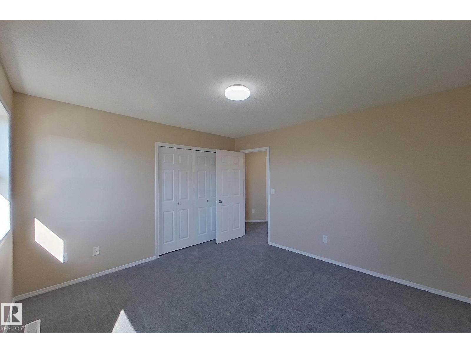 Photo 17 of 4 16777 91 St Nw, Edmonton AB