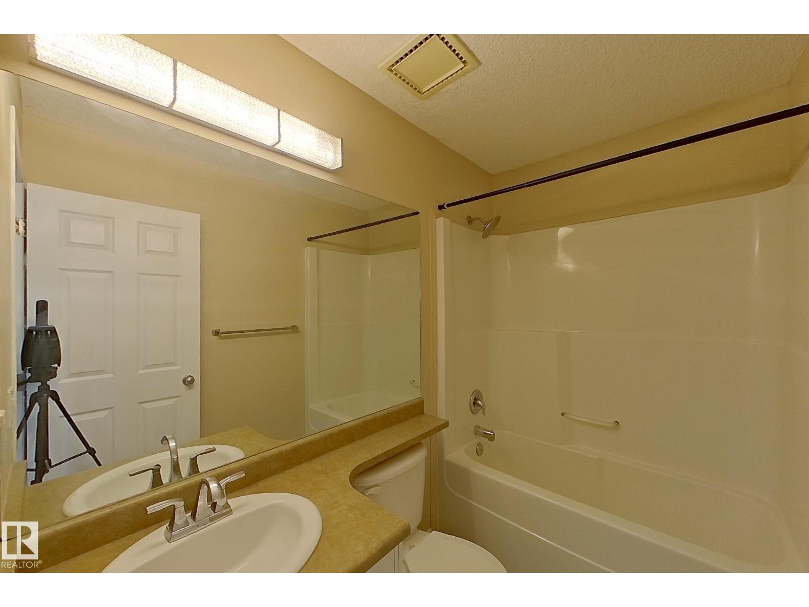 Photo 23 of 4 16777 91 St Nw, Edmonton AB