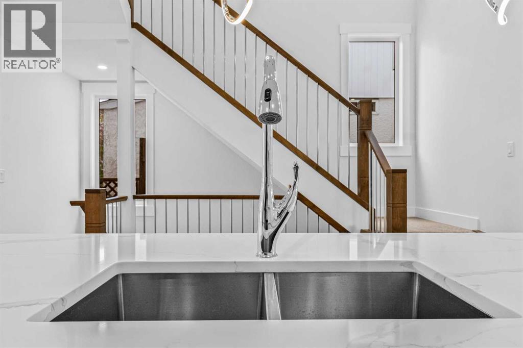 Photo 15 of 430 33 Avenue Nw, Calgary AB