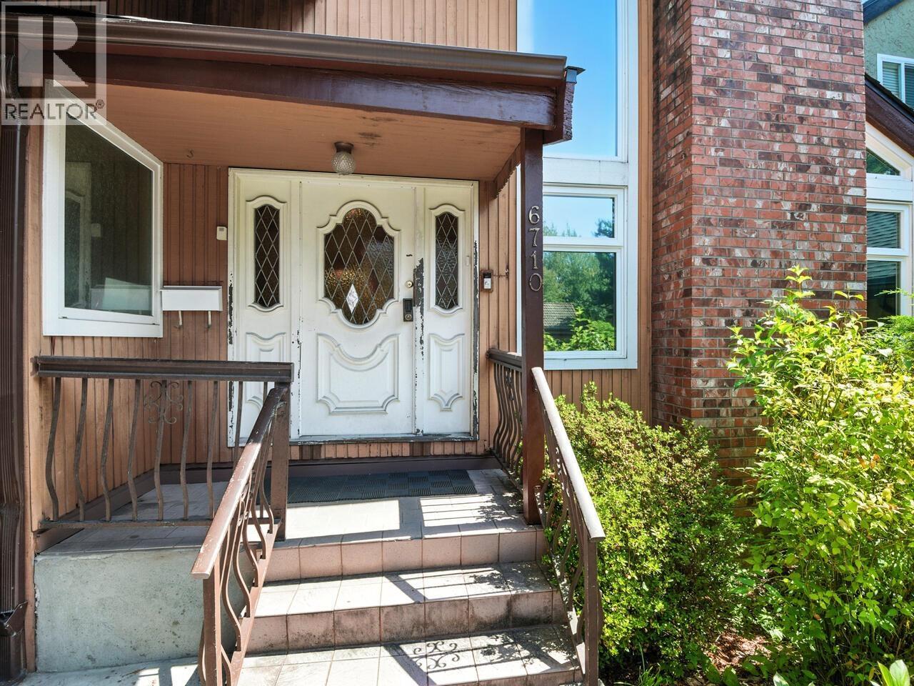 Photo 3 of 6710 Radisson Street, Vancouver BC