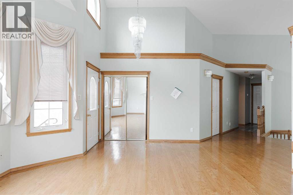 Photo 5 of 293 Ball Place, Fort Mcmurray AB