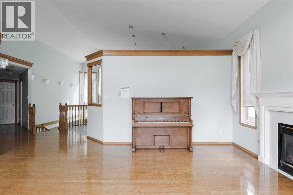 Photo 6 of 293 Ball Place, Fort Mcmurray AB