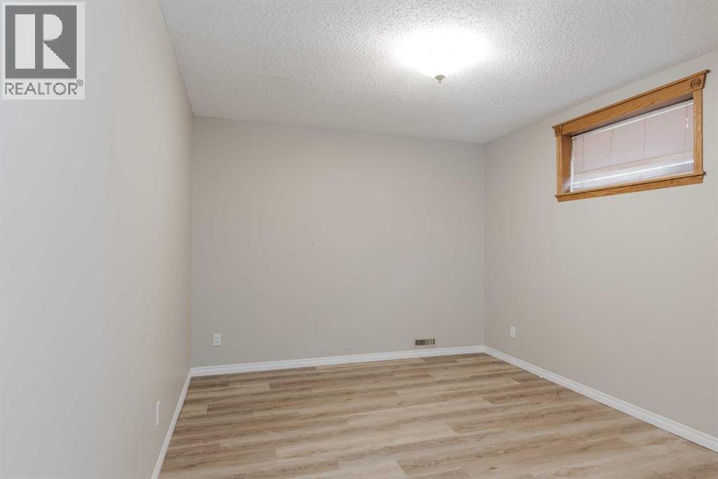 Photo 39 of 293 Ball Place, Fort Mcmurray AB