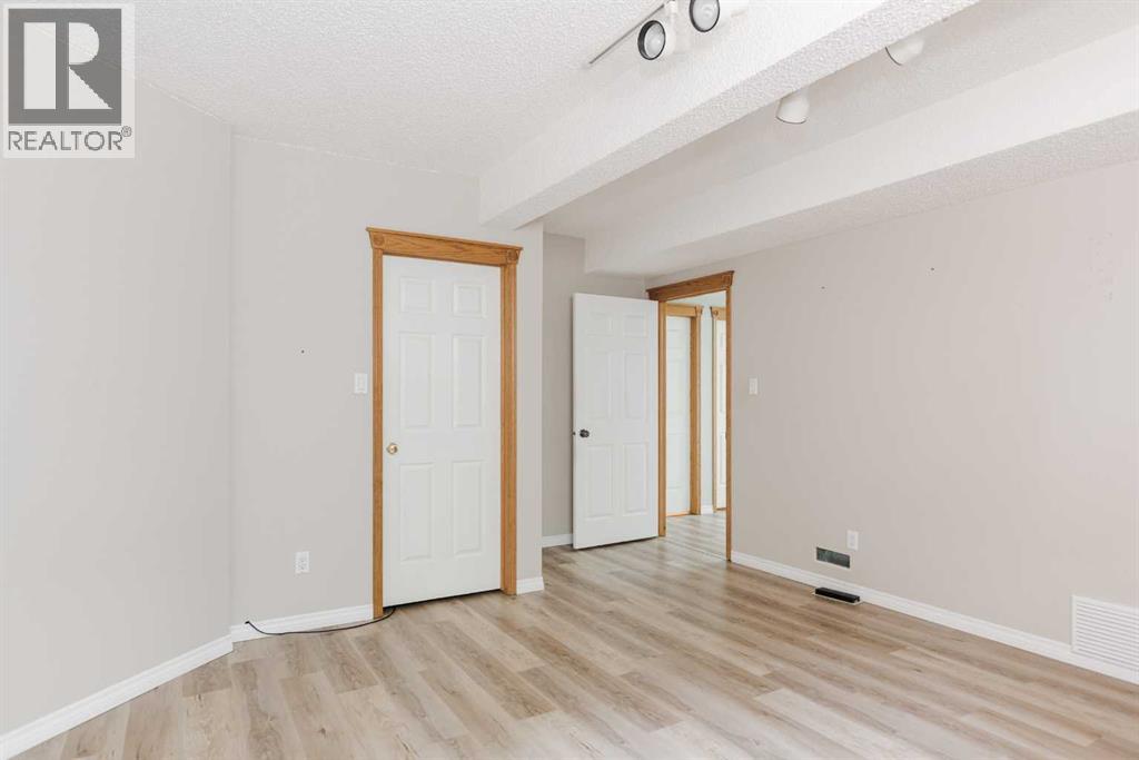 Photo 30 of 293 Ball Place, Fort Mcmurray AB