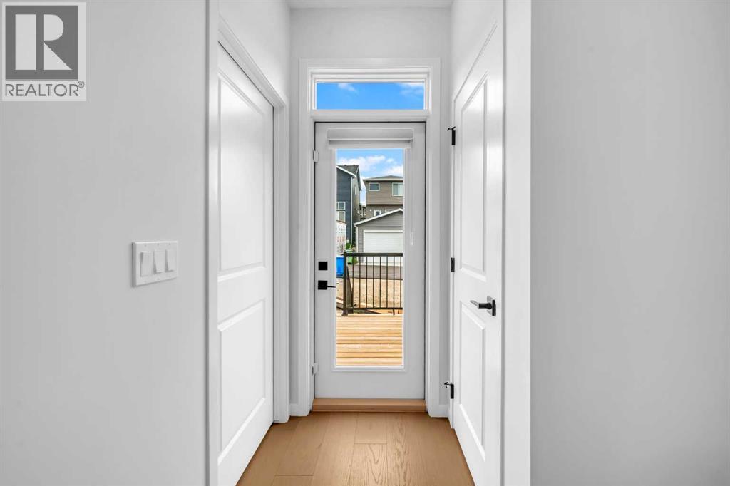 Photo 32 of 37 Edith Manor Nw, Calgary AB