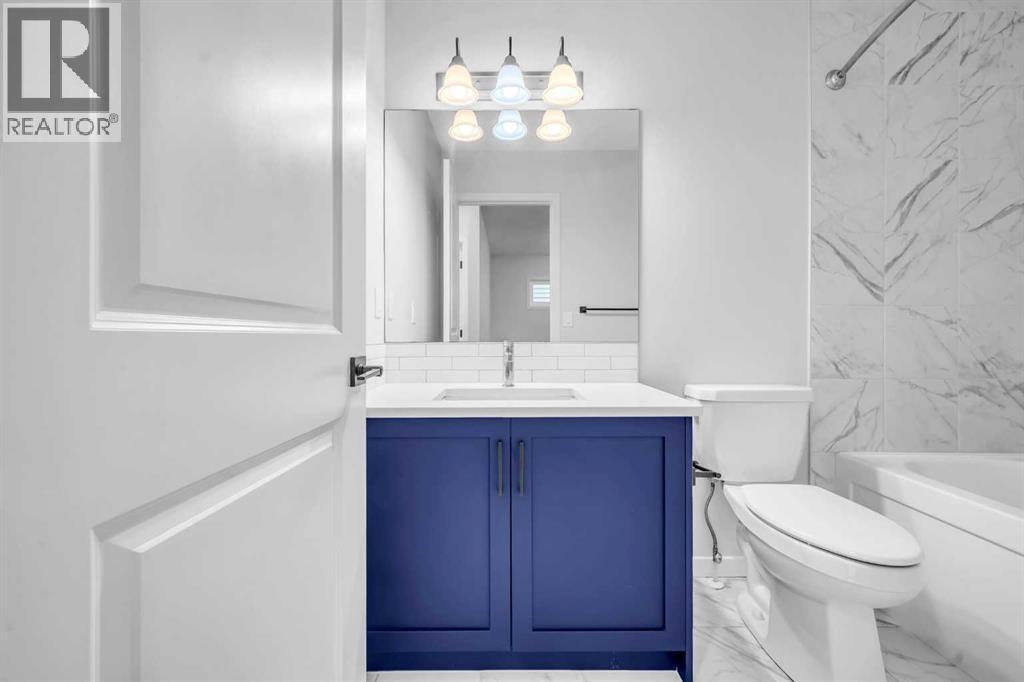 Photo 41 of 37 Edith Manor Nw, Calgary AB