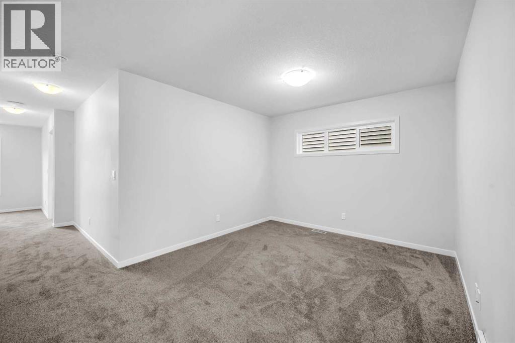 Photo 39 of 37 Edith Manor Nw, Calgary AB