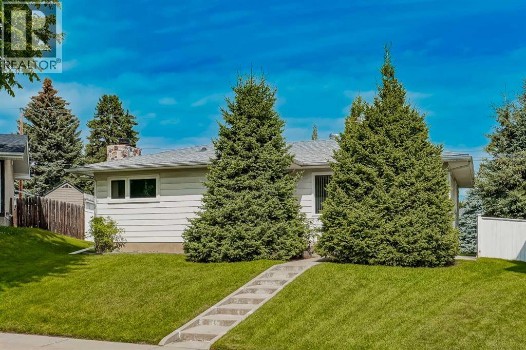 7419 Huntertown Crescent NW, Calgary, Alberta