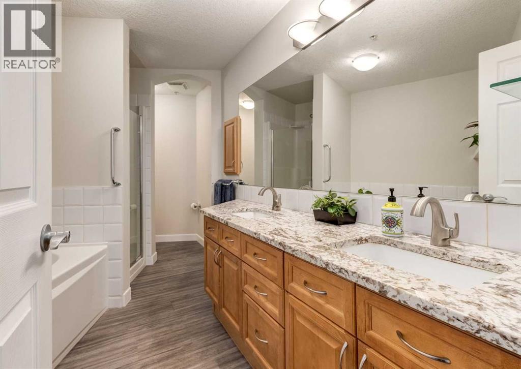 Single Family House for Sale in   Signature Park SW Signal Hill Calgary 