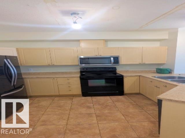 Photo 3 of 116 4304 139 Av Nw, Edmonton AB