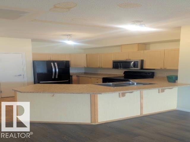 Photo 4 of 116 4304 139 Av Nw, Edmonton AB
