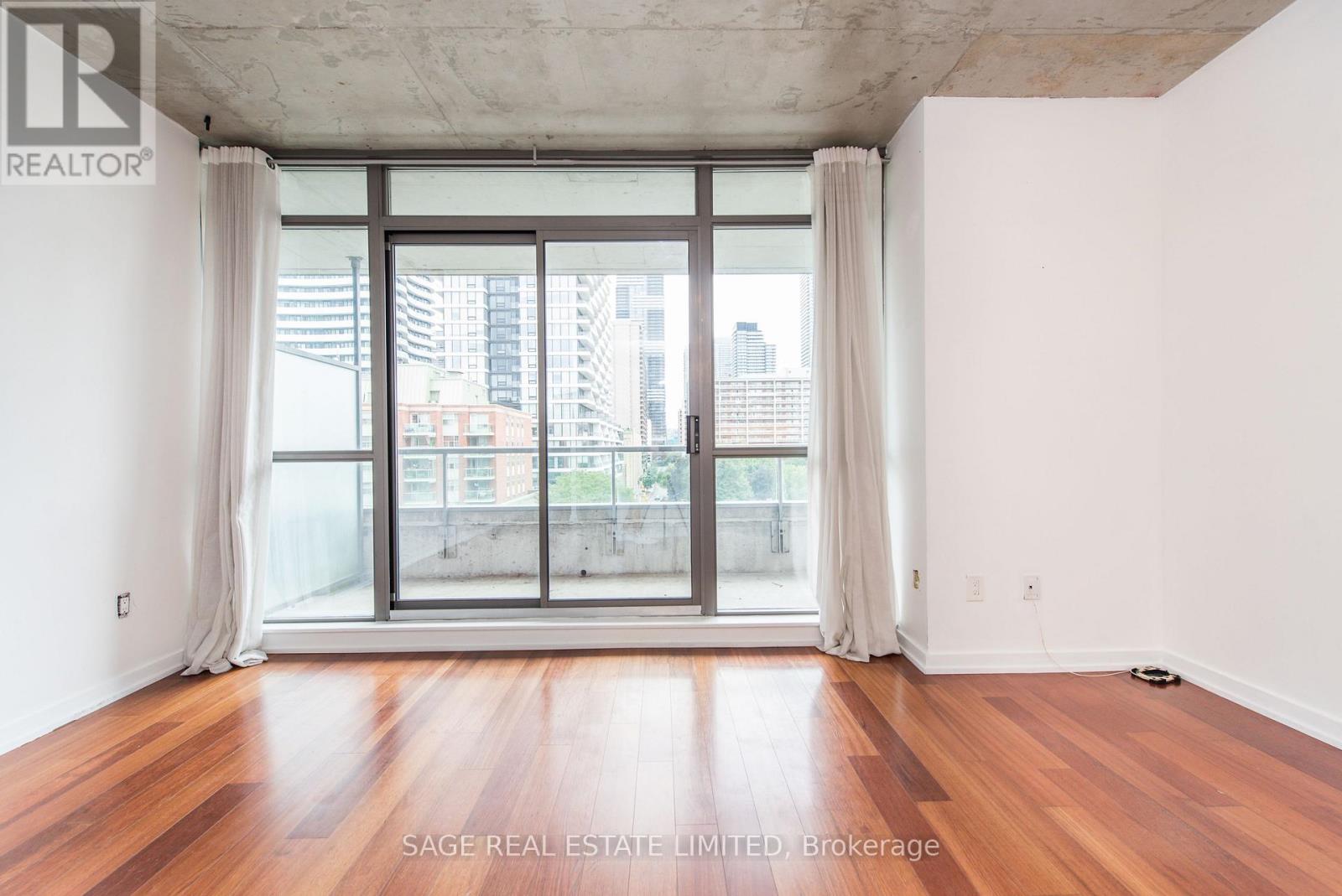 Photo 9 of 605 281 Mutual Street, Toronto ON