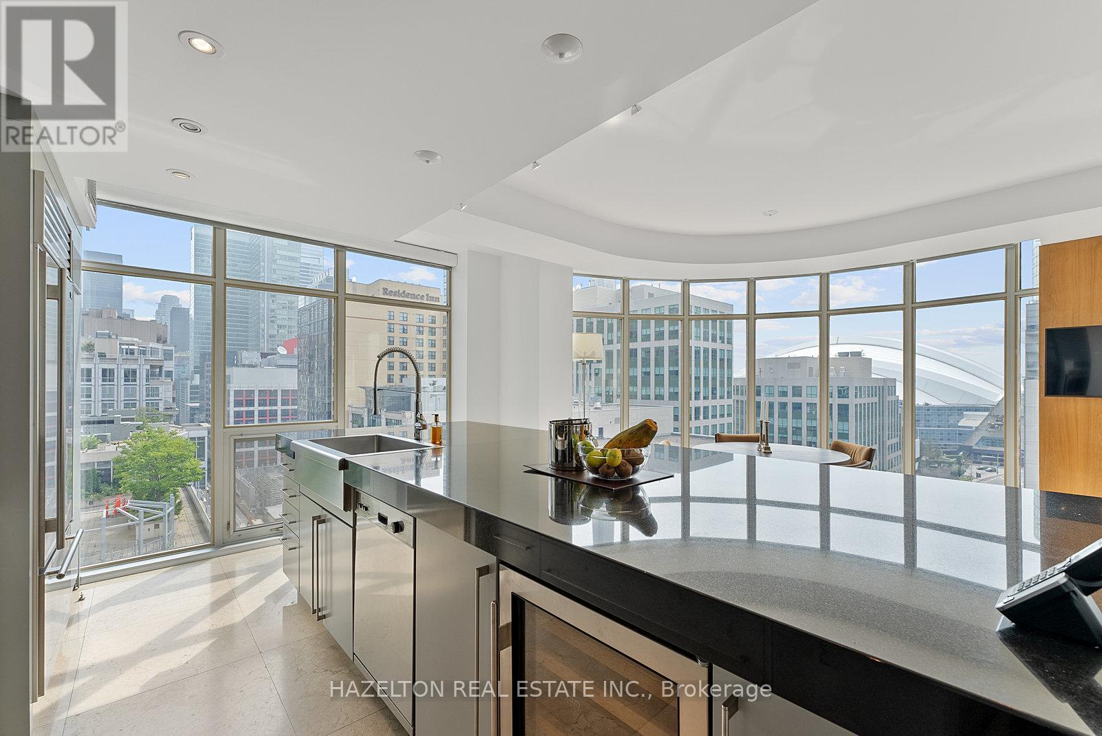 Photo 4 of 1512 36 Blue Jays Way Street, Toronto ON