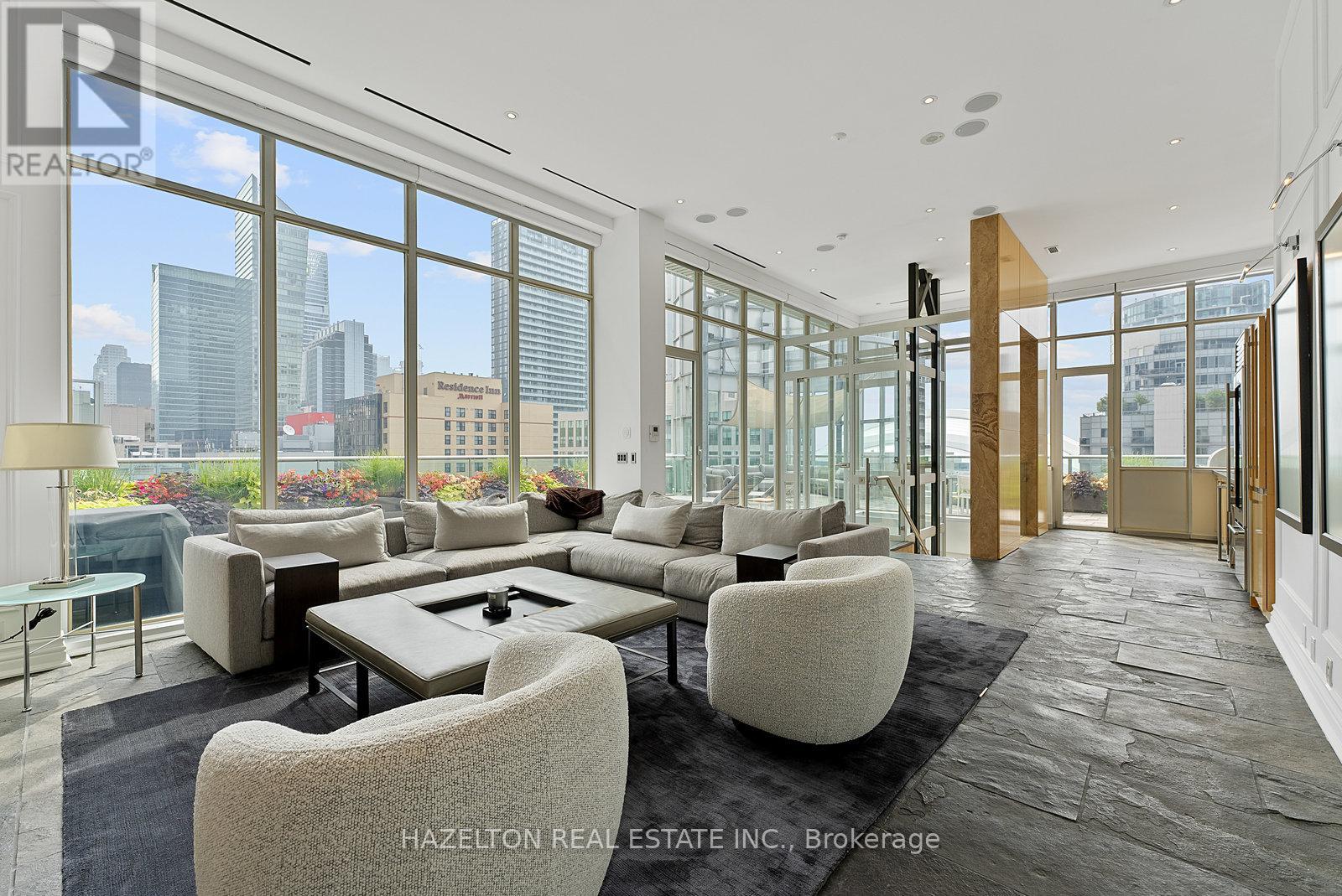 Photo 2 of 1512 36 Blue Jays Way Street, Toronto ON