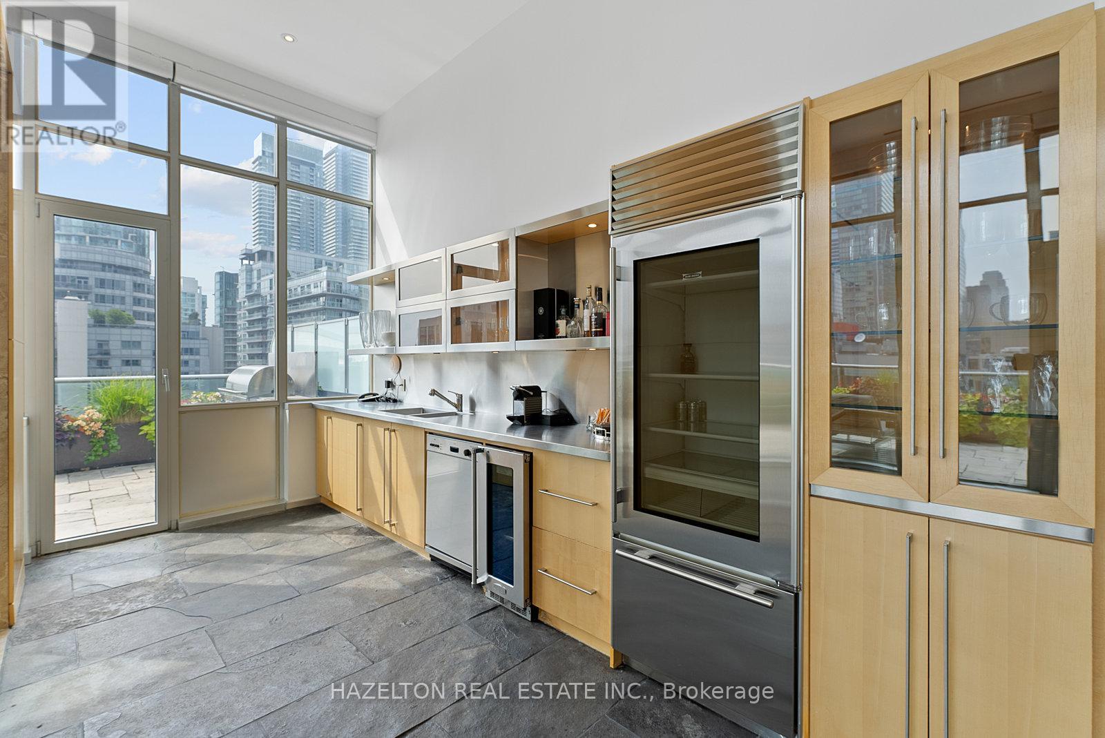 Photo 5 of 1512 36 Blue Jays Way Street, Toronto ON