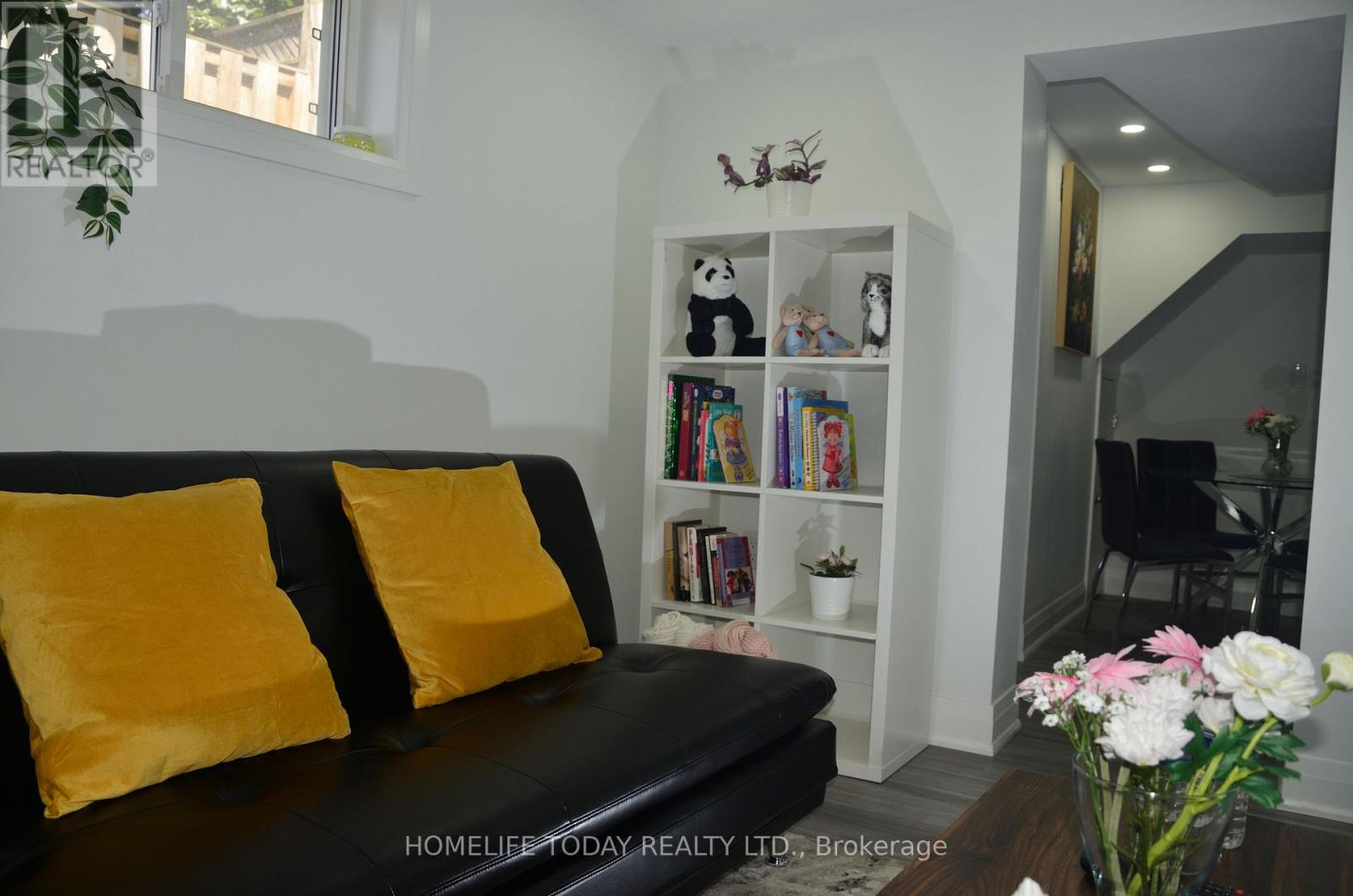 Photo 4 of Bsmt 1001 Pharmacy Avenue, Toronto ON