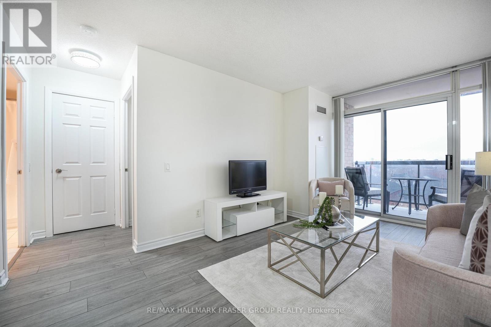Photo 13 of 512 8 Mondeo Drive, Toronto ON