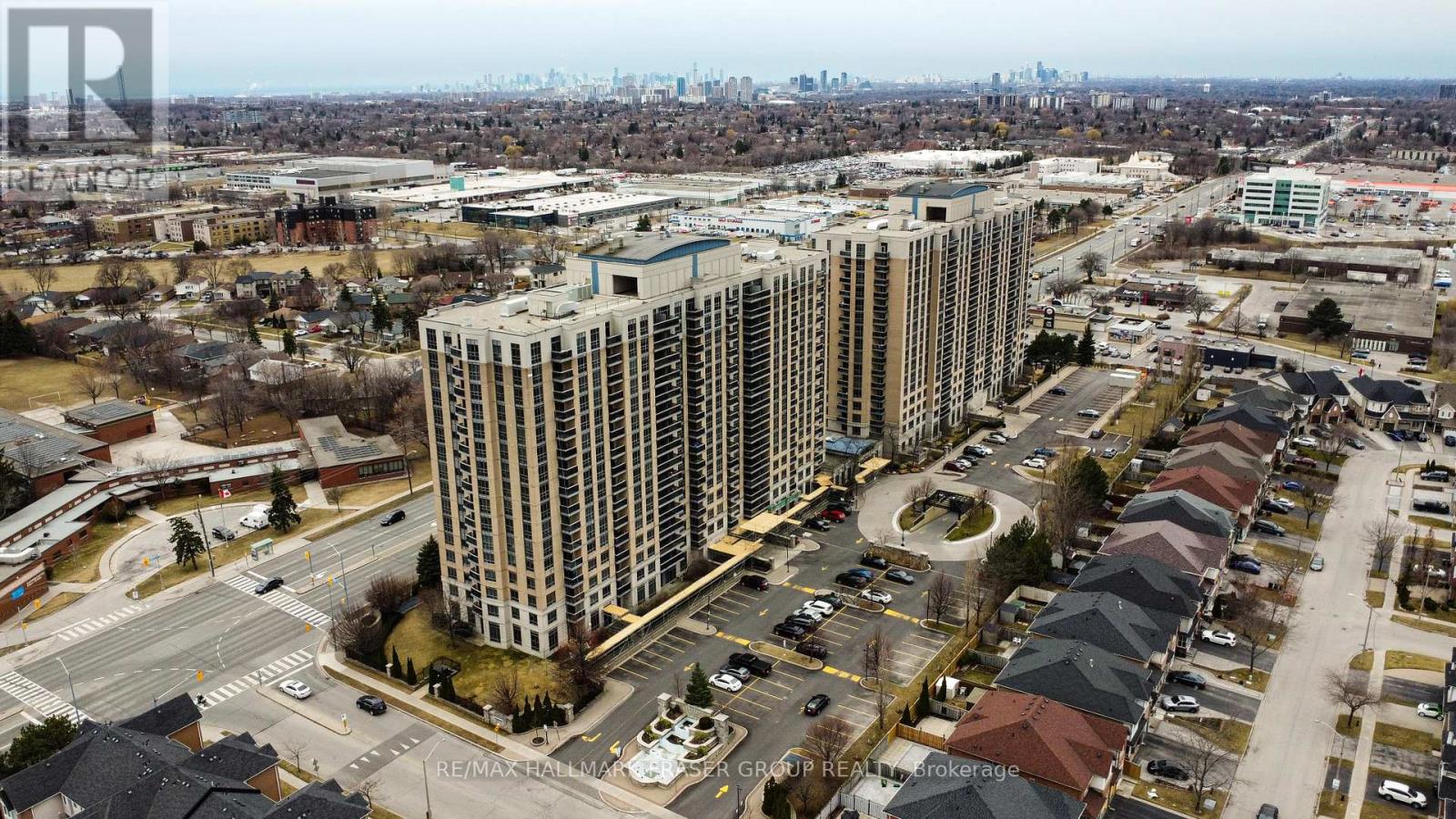 Photo 37 of 512 8 Mondeo Drive, Toronto ON
