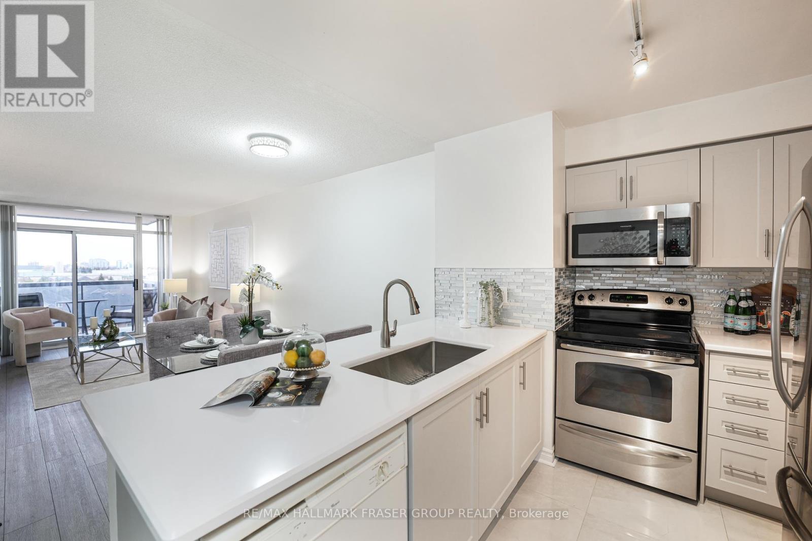 Photo 5 of 512 8 Mondeo Drive, Toronto ON
