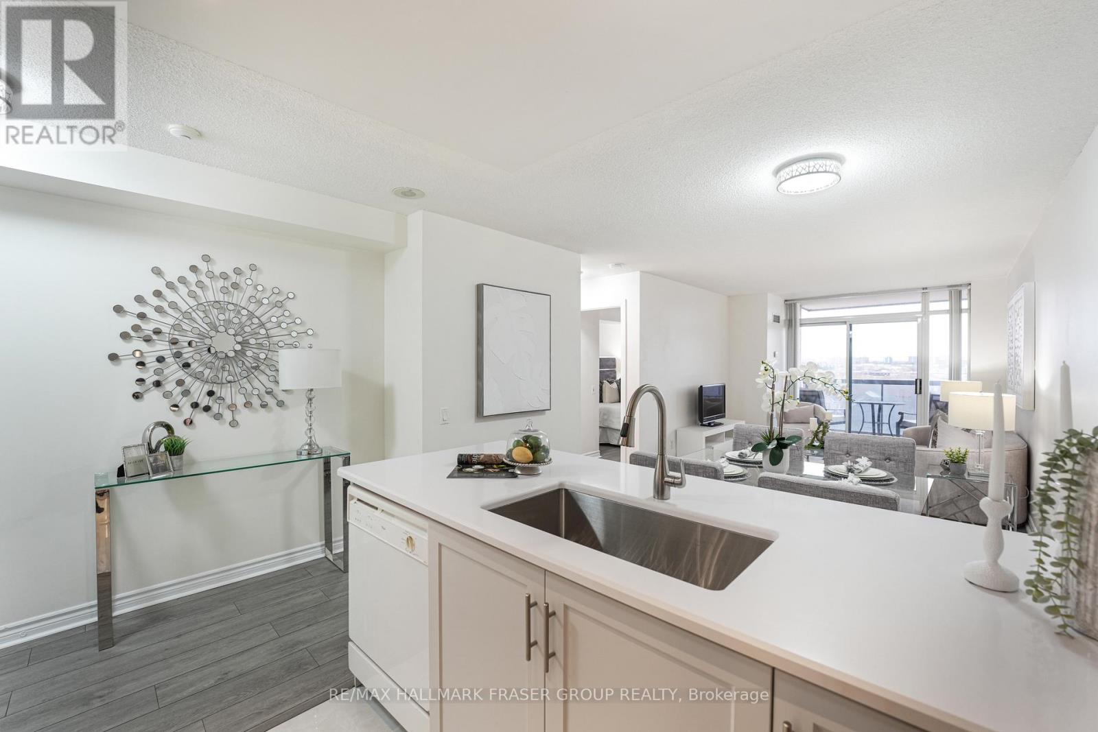 Photo 6 of 512 8 Mondeo Drive, Toronto ON