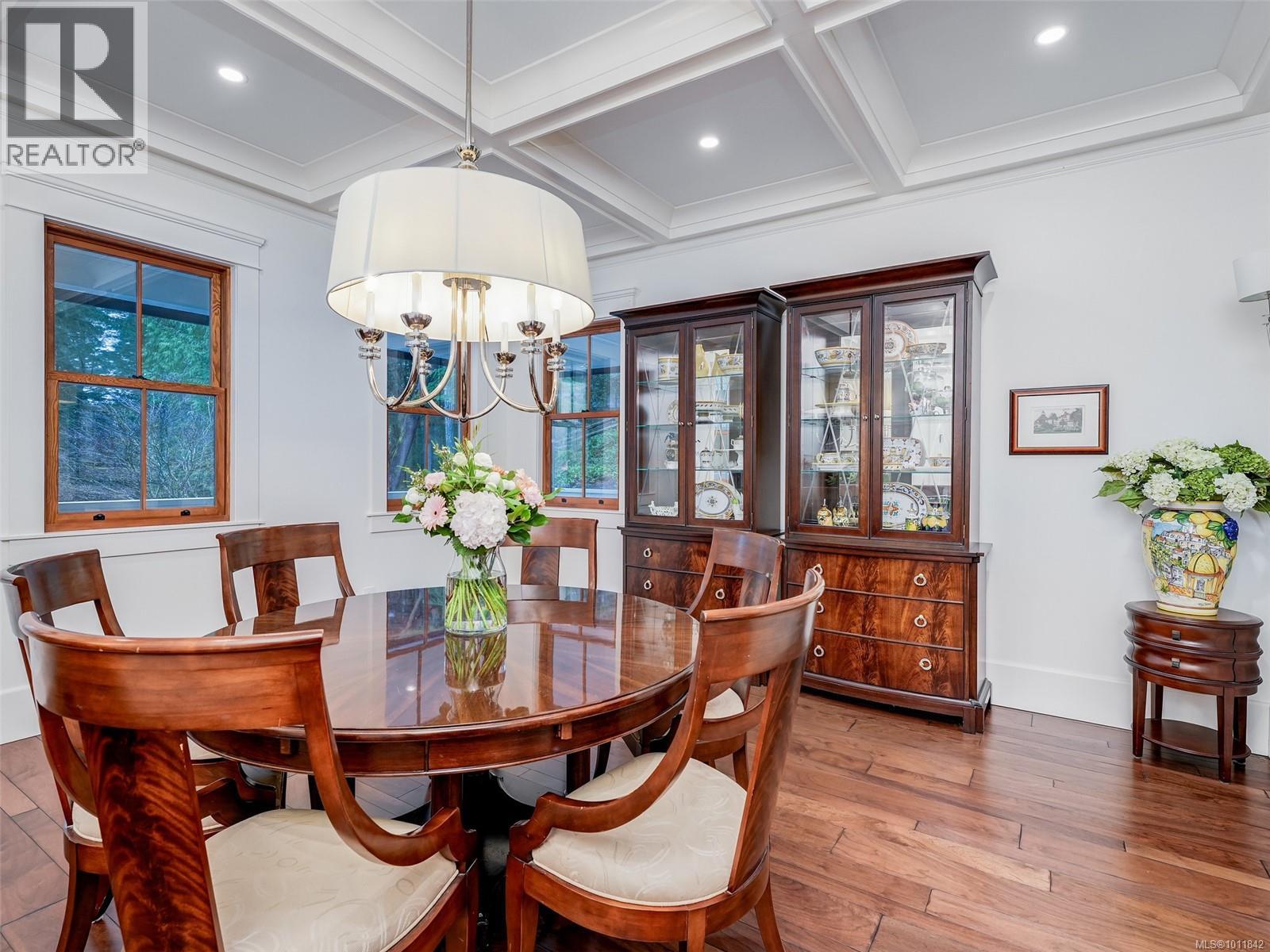  643 Southwood Drive, Highlands