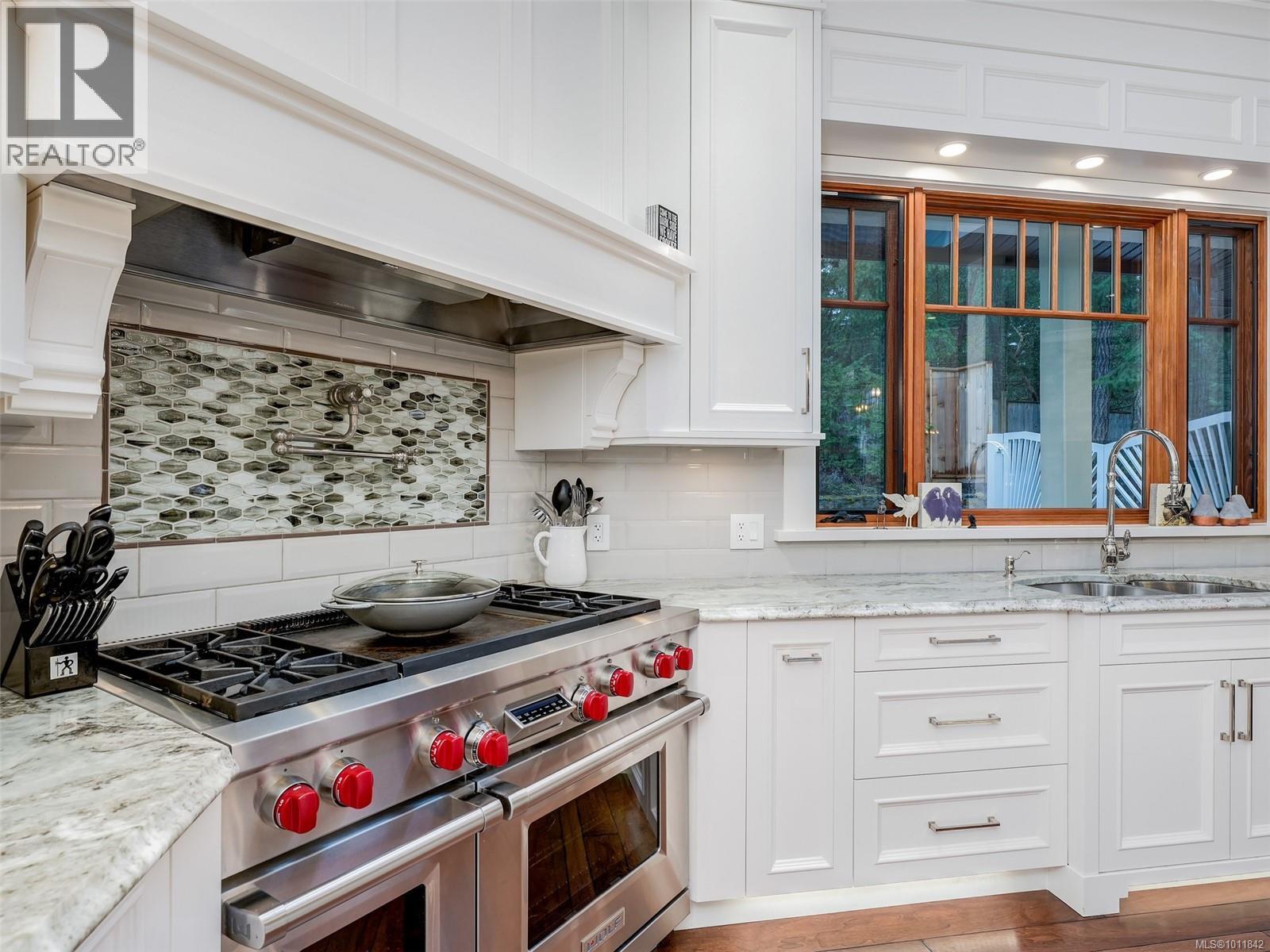  643 Southwood Drive, Highlands